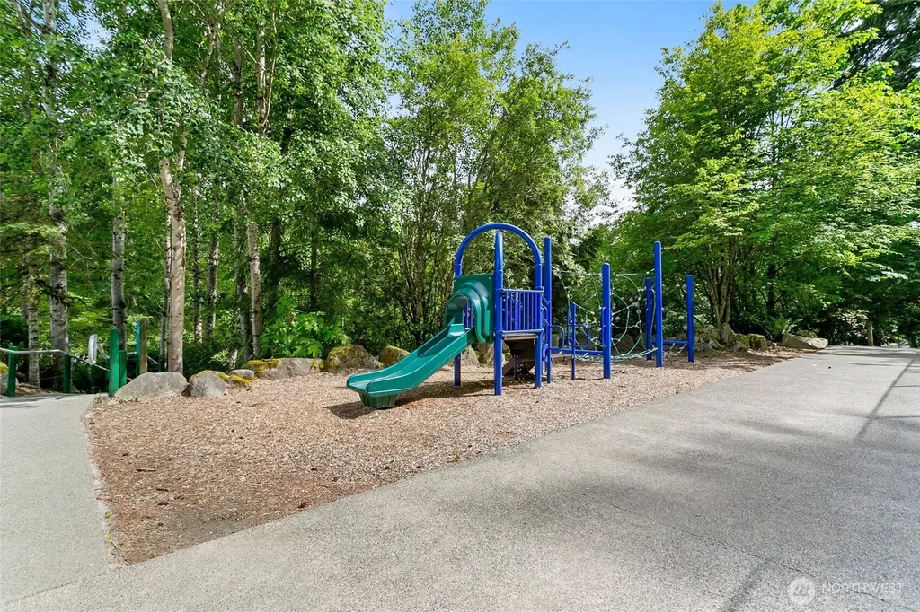 6853 166th Place SE Bellevue WA 98006