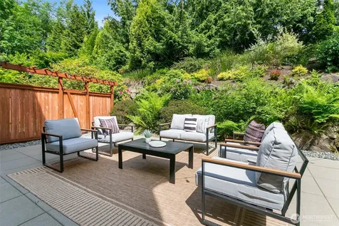 6853 166th Place SE Bellevue WA 98006