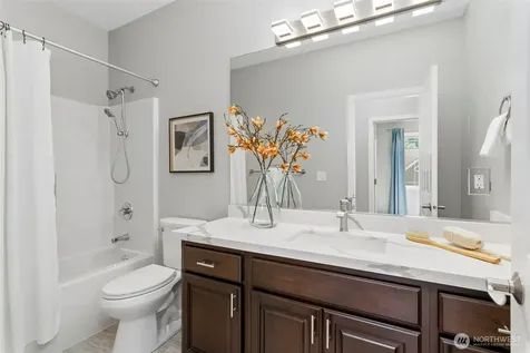 6853 166th Place SE Bellevue WA 98006