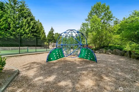 6853 166th Place SE Bellevue WA 98006