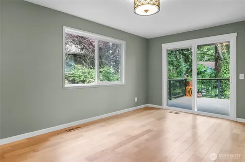 760 W Sunset Way Issaquah WA 98027