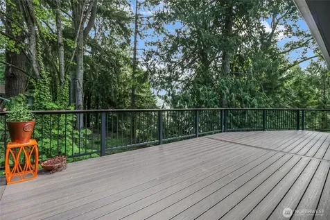 760 W Sunset Way Issaquah WA 98027