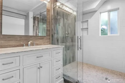 760 W Sunset Way Issaquah WA 98027