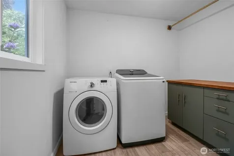 760 W Sunset Way Issaquah WA 98027