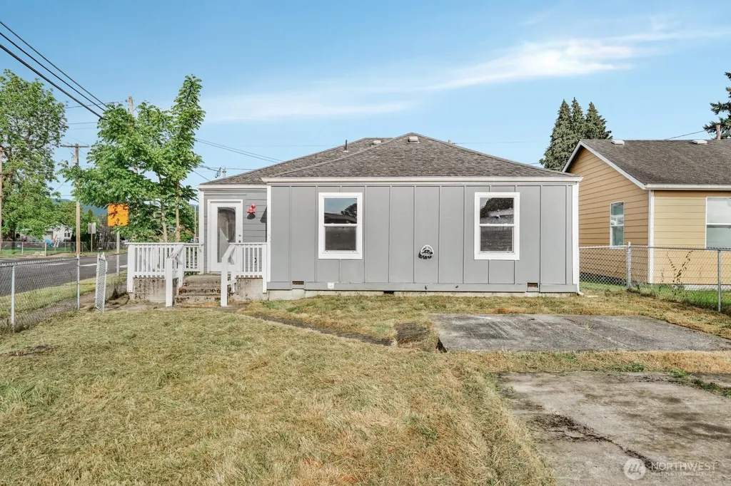 1001 S 6th Avenue Kelso WA 98626