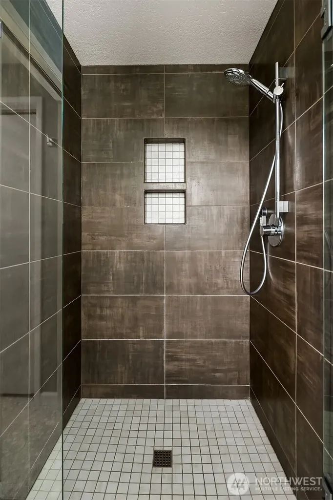 1033 8th Avenue S Edmonds WA 98020