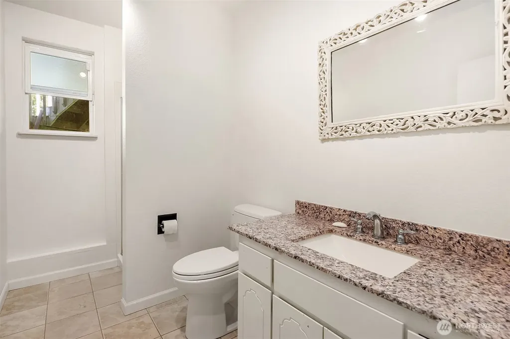 1033 8th Avenue S Edmonds WA 98020