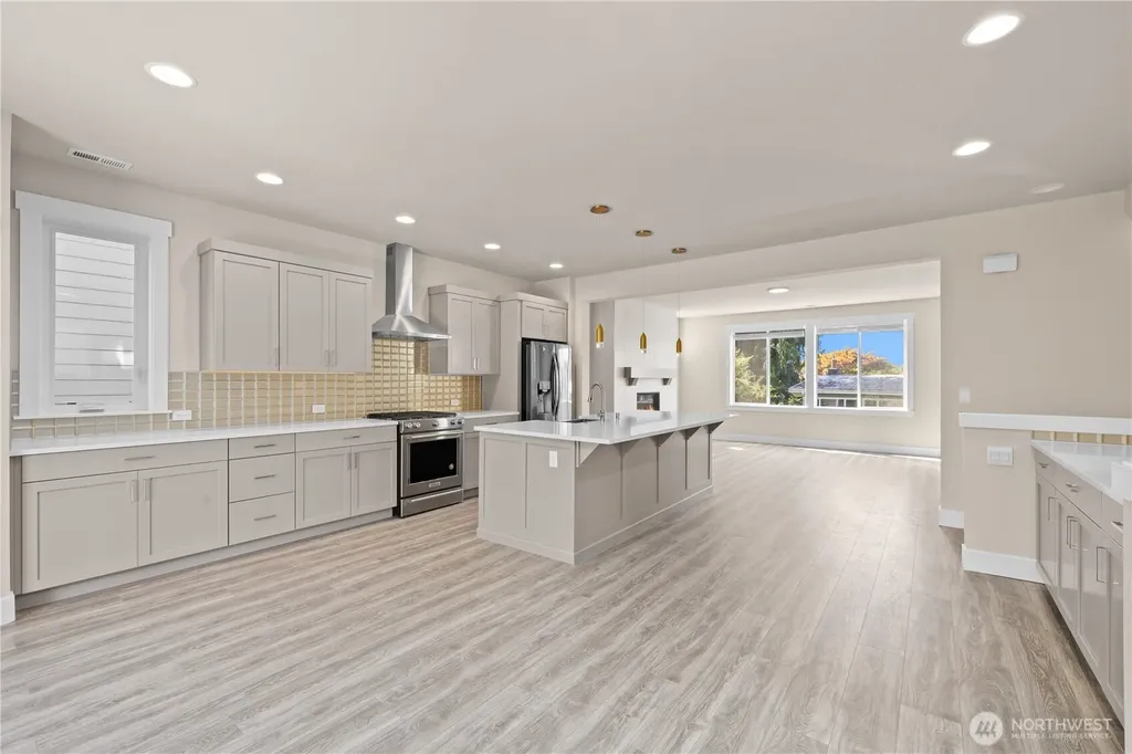 2204 176th Place SW Lynnwood WA 98037