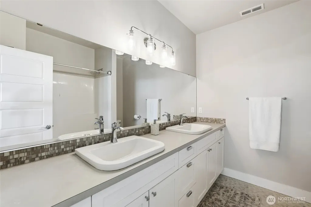 10105 174th Avenue E Bonney Lake WA 98391