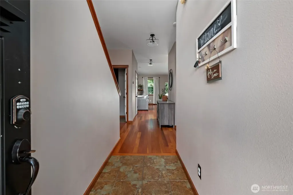 2851 SW Berwick Drive Oak Harbor WA 98277