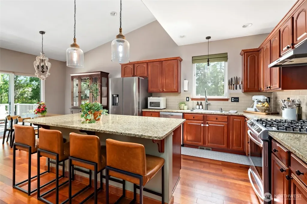 2851 SW Berwick Drive Oak Harbor WA 98277