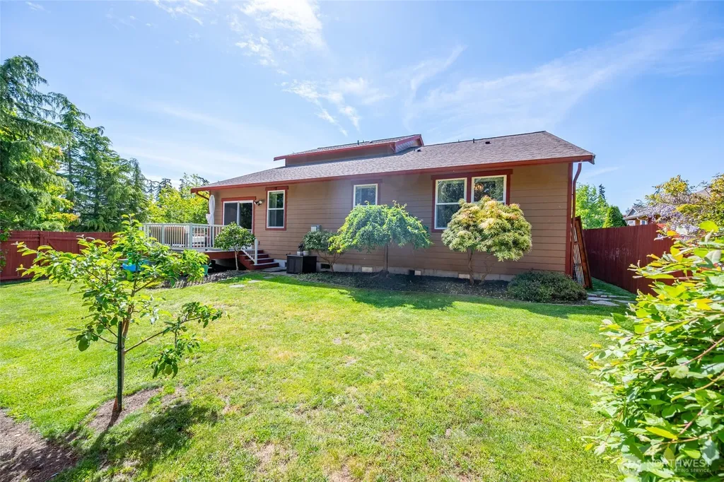 2851 SW Berwick Drive Oak Harbor WA 98277