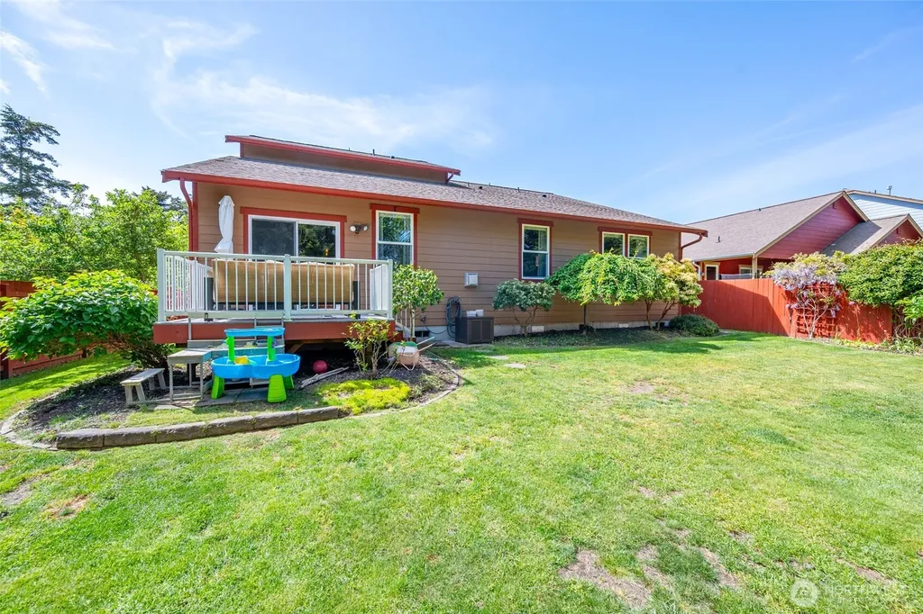 2851 SW Berwick Drive Oak Harbor WA 98277