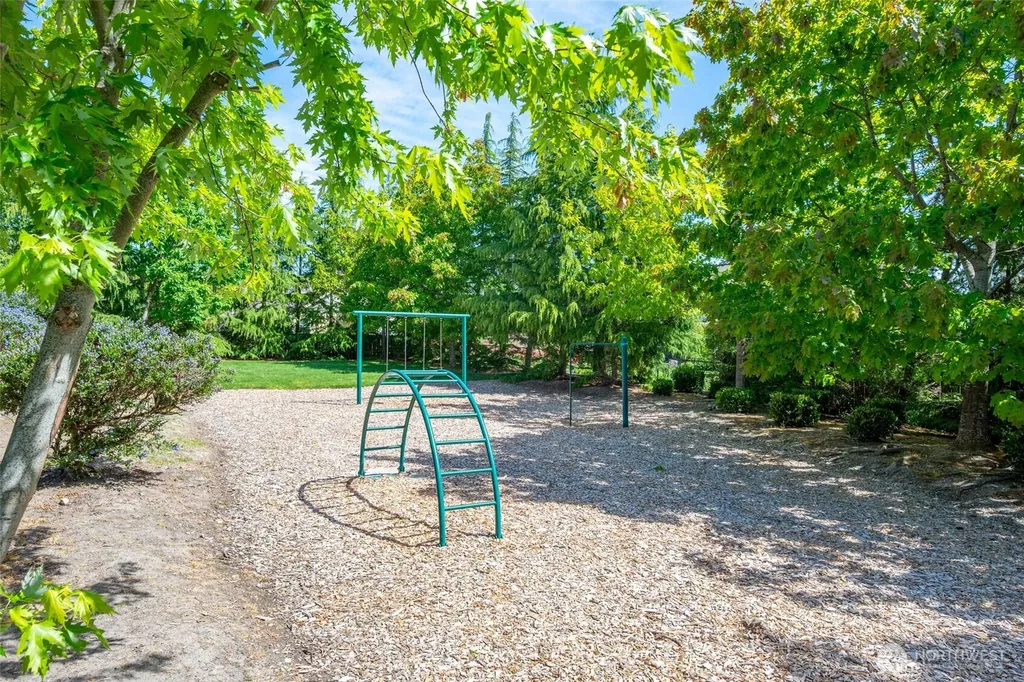 2851 SW Berwick Drive Oak Harbor WA 98277