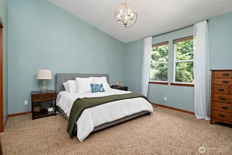 2851 SW Berwick Drive Oak Harbor WA 98277
