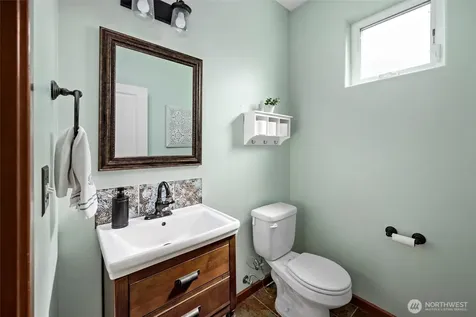 2851 SW Berwick Drive Oak Harbor WA 98277
