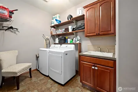 2851 SW Berwick Drive Oak Harbor WA 98277