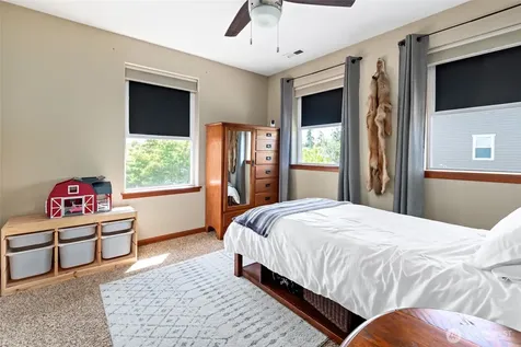 2851 SW Berwick Drive Oak Harbor WA 98277