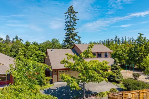 2851 SW Berwick Drive Oak Harbor WA 98277