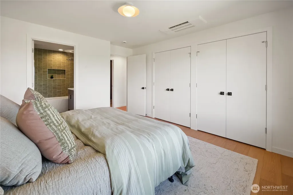 4114 48th Avenue S Seattle WA 98118