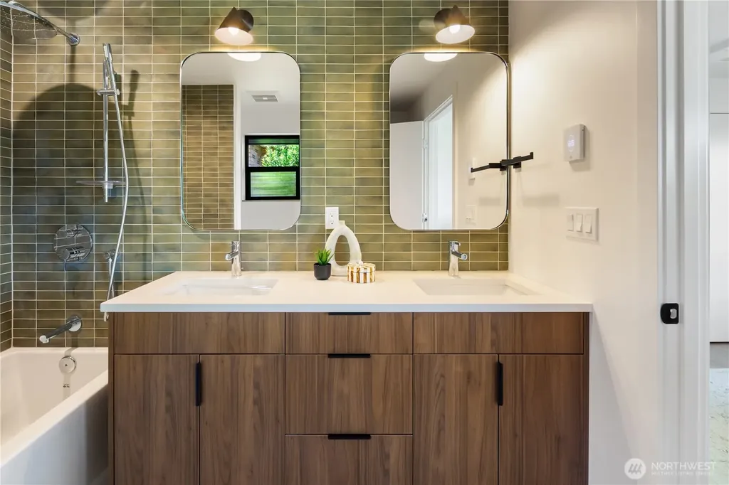 4114 48th Avenue S Seattle WA 98118