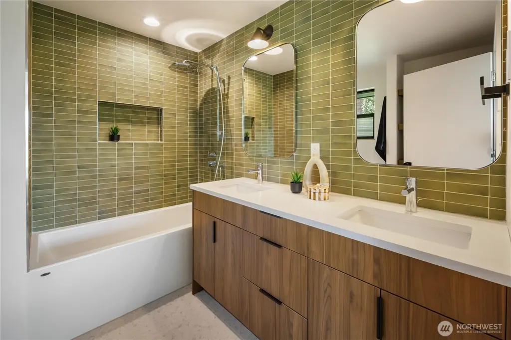 4114 48th Avenue S Seattle WA 98118
