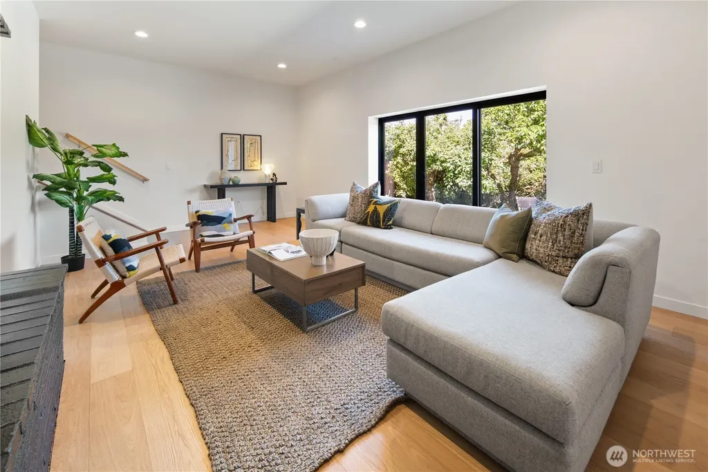 4114 48th Avenue S Seattle WA 98118
