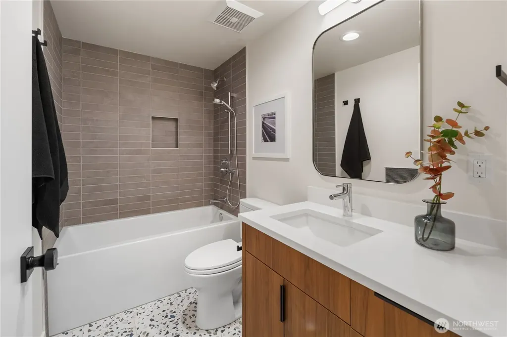 4114 48th Avenue S Seattle WA 98118
