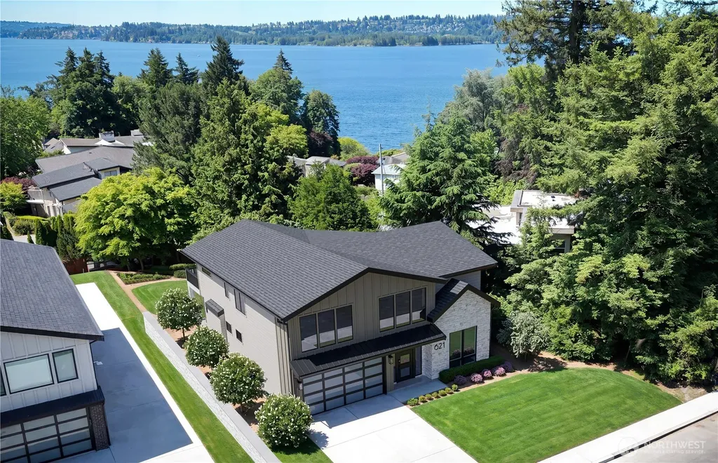 621 13th Avenue W Kirkland WA 98033