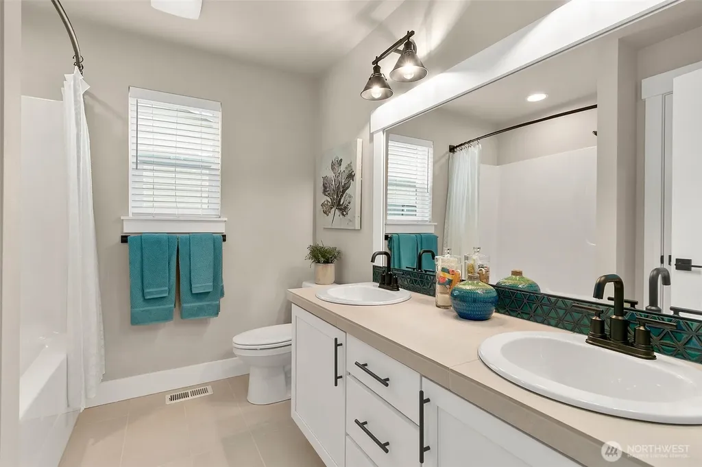 15702 SE 257th Place Covington WA 98042