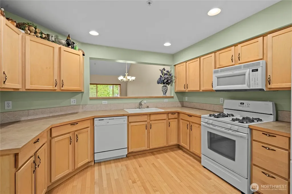 6445 James Avenue SE Auburn WA 98092