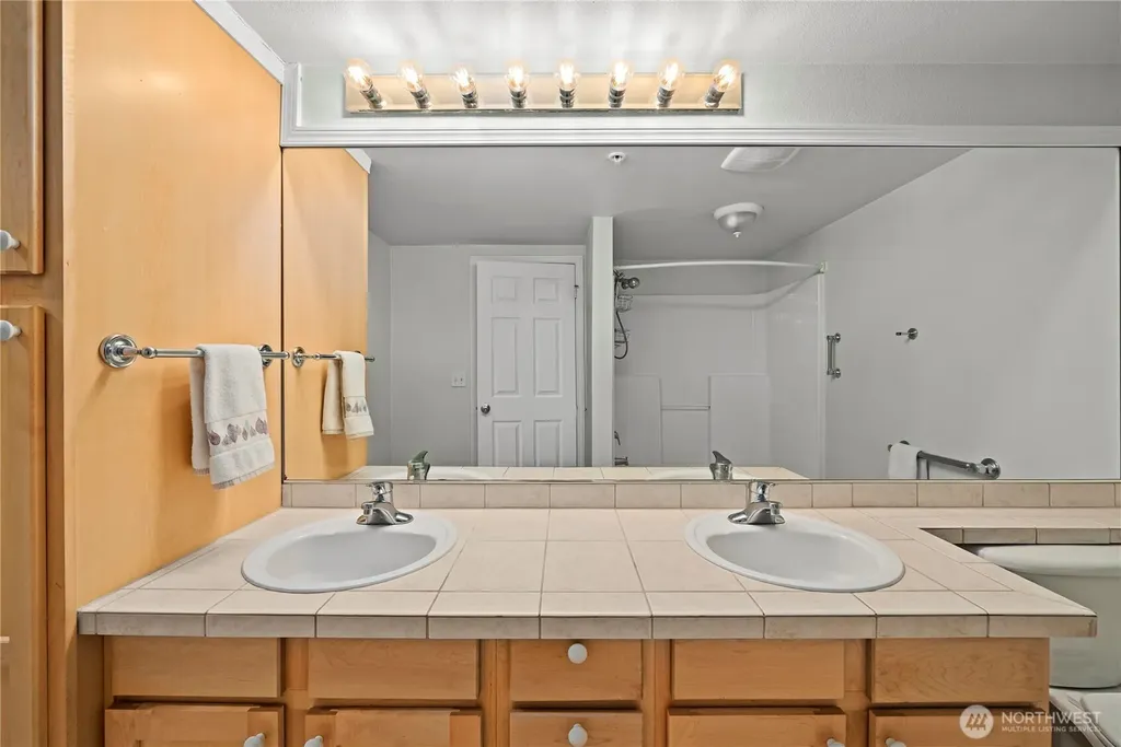 6445 James Avenue SE Auburn WA 98092