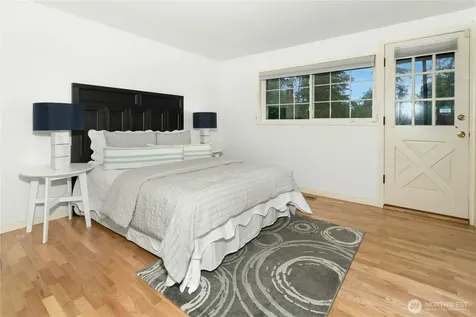 17518 NE 22nd Court Redmond WA 98052