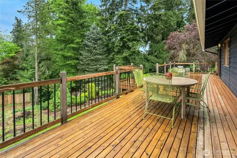 17518 NE 22nd Court Redmond WA 98052