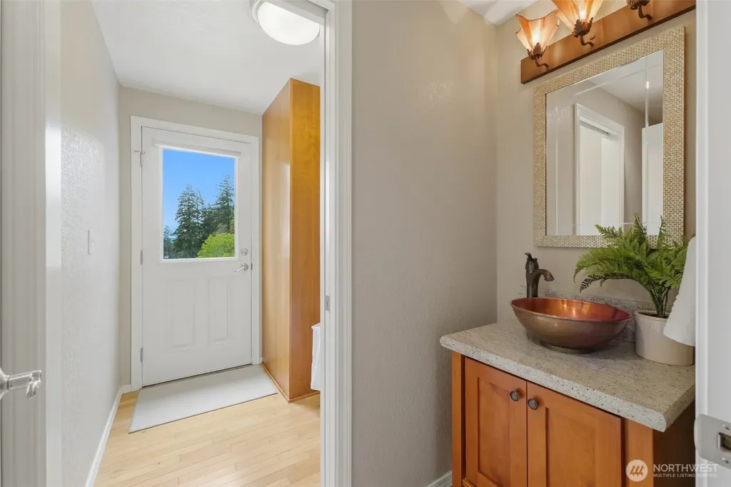 919 Lummi Drive Fox Island WA 98333
