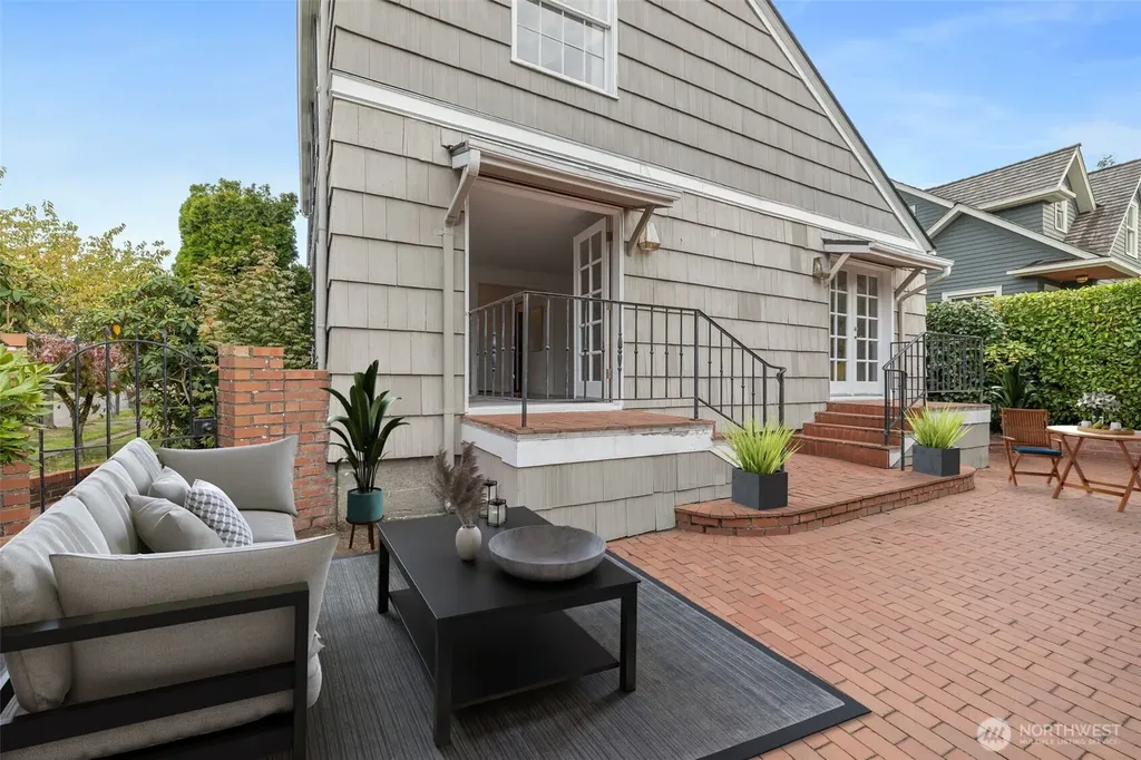 2926 W Blaine Street Seattle WA 98199