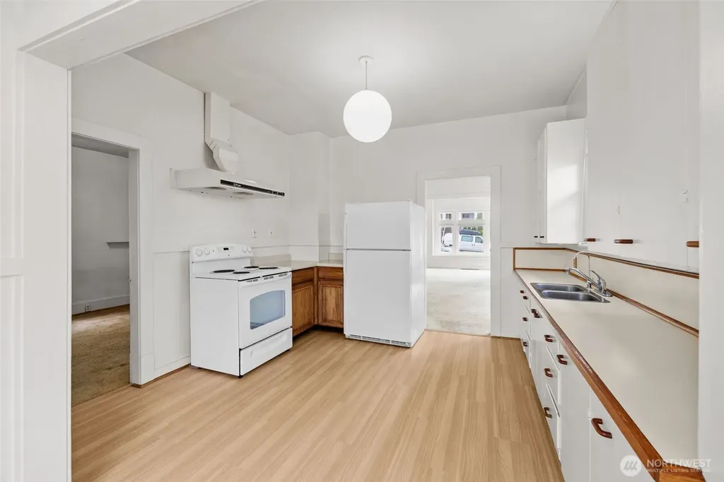 7843 Stroud Avenue N Seattle WA 98103