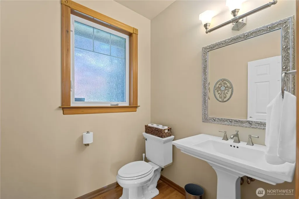 1040 Cassius Court Camano Island WA 98282