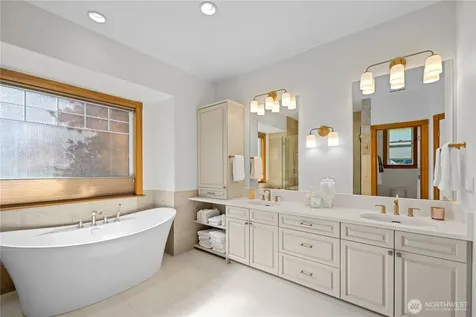 1040 Cassius Court Camano Island WA 98282