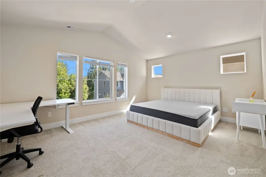 2204 176th Place SW Lynnwood WA 98037