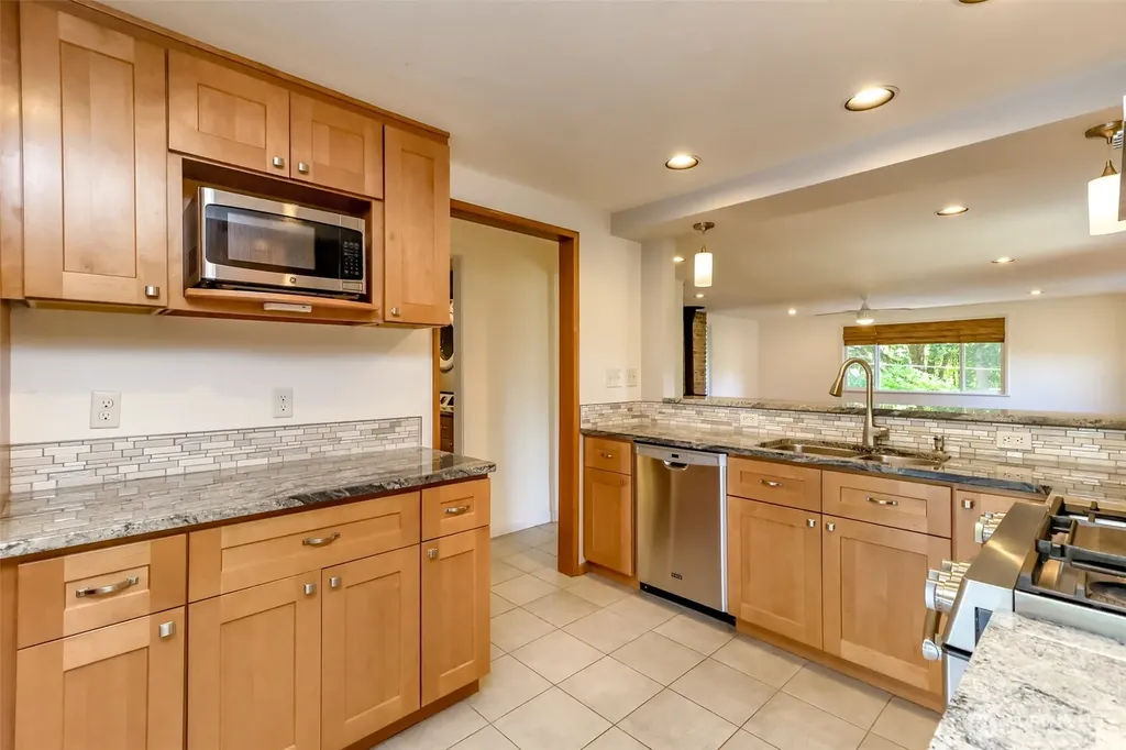 4430 John Luhr Road NE Olympia WA 98516