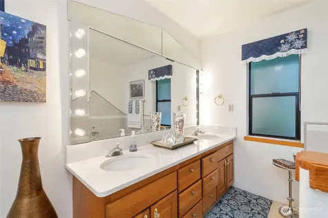 37788 Hood Canal Drive NE Hansville WA 98340
