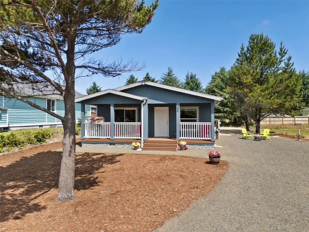 190 Clover Street NW Ocean Shores WA 98569