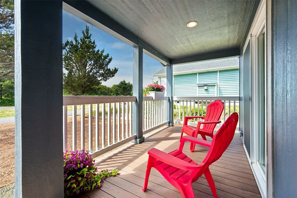 190 Clover Street NW Ocean Shores WA 98569