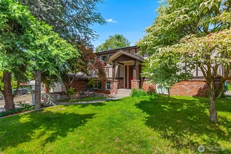 239 6th Street NE East Wenatchee WA 98802