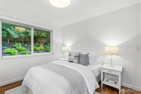 4105 96th Avenue SE Mercer Island WA 98040
