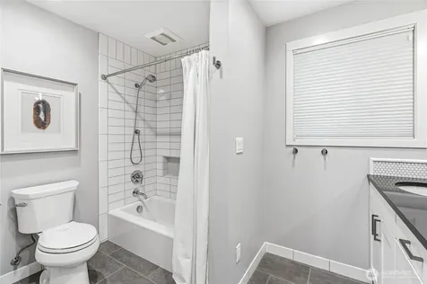 4105 96th Avenue SE Mercer Island WA 98040