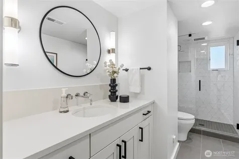 4105 96th Avenue SE Mercer Island WA 98040