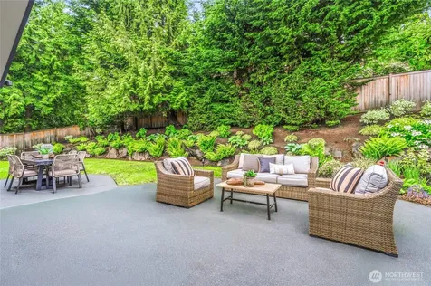 4105 96th Avenue SE Mercer Island WA 98040