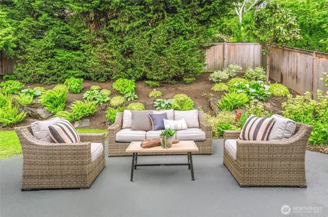 4105 96th Avenue SE Mercer Island WA 98040